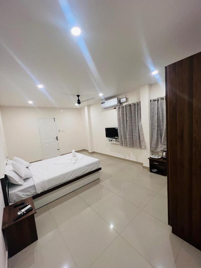 Heres Haut Residency Kochi Buitenkant foto