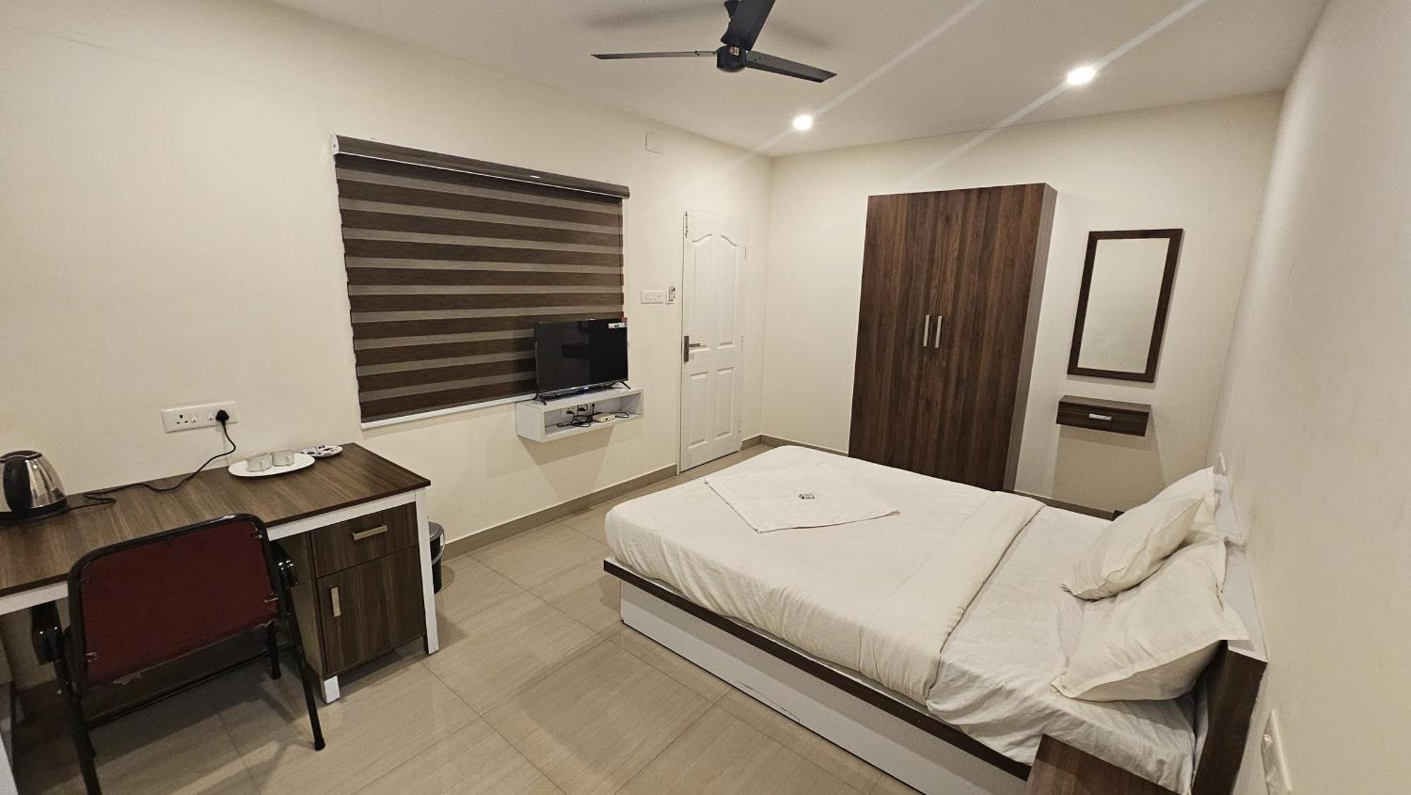 Heres Haut Residency Kochi Buitenkant foto