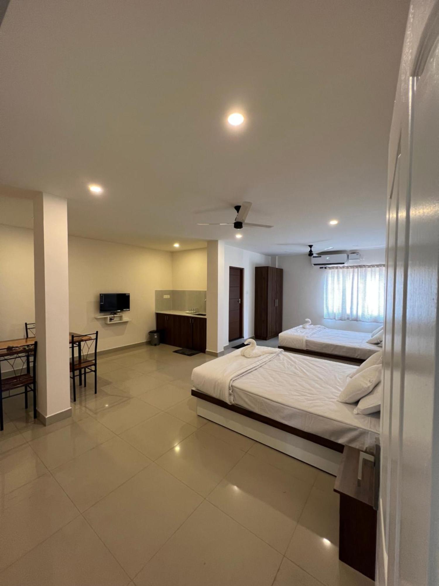 Heres Haut Residency Kochi Buitenkant foto