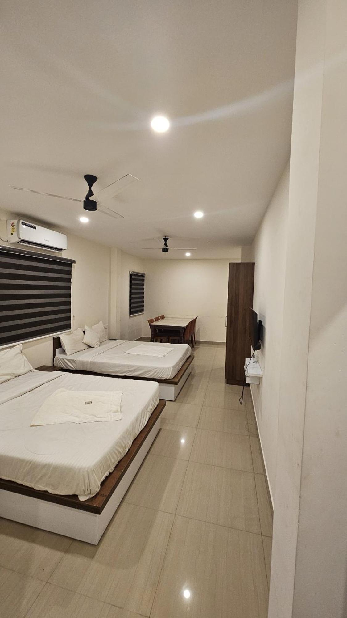 Heres Haut Residency Kochi Buitenkant foto