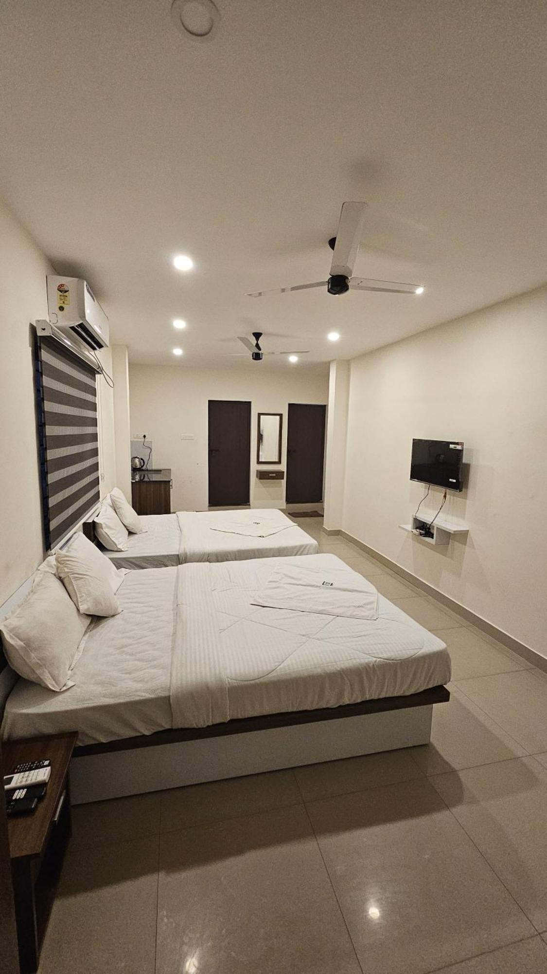 Heres Haut Residency Kochi Buitenkant foto