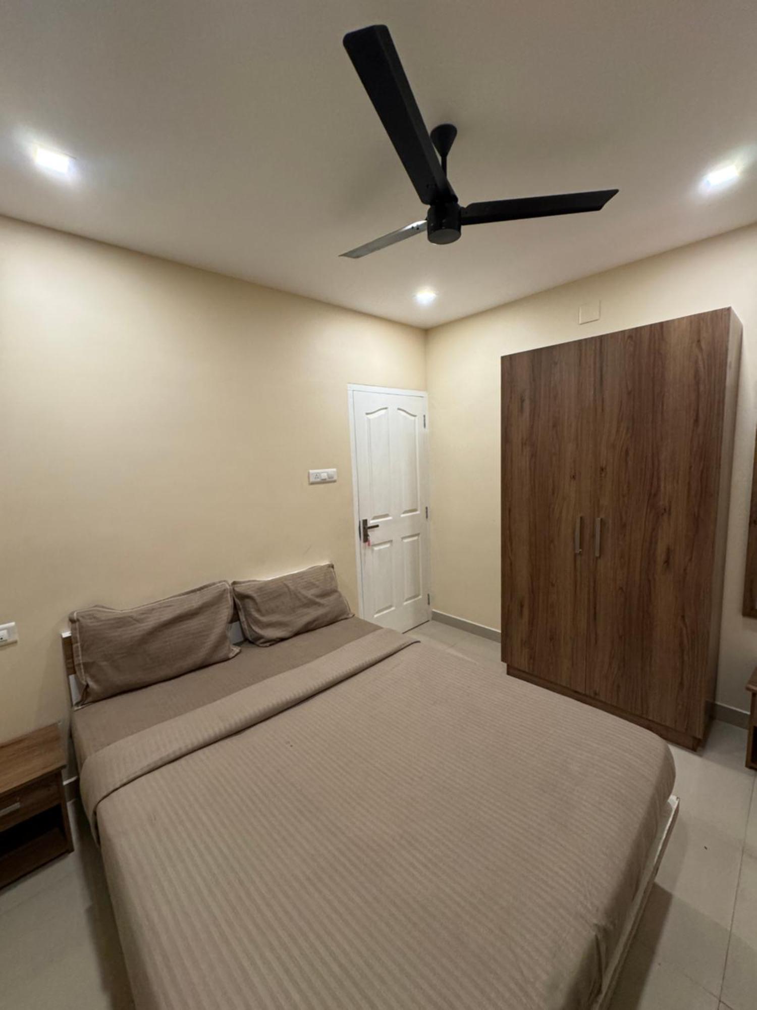 Heres Haut Residency Kochi Buitenkant foto